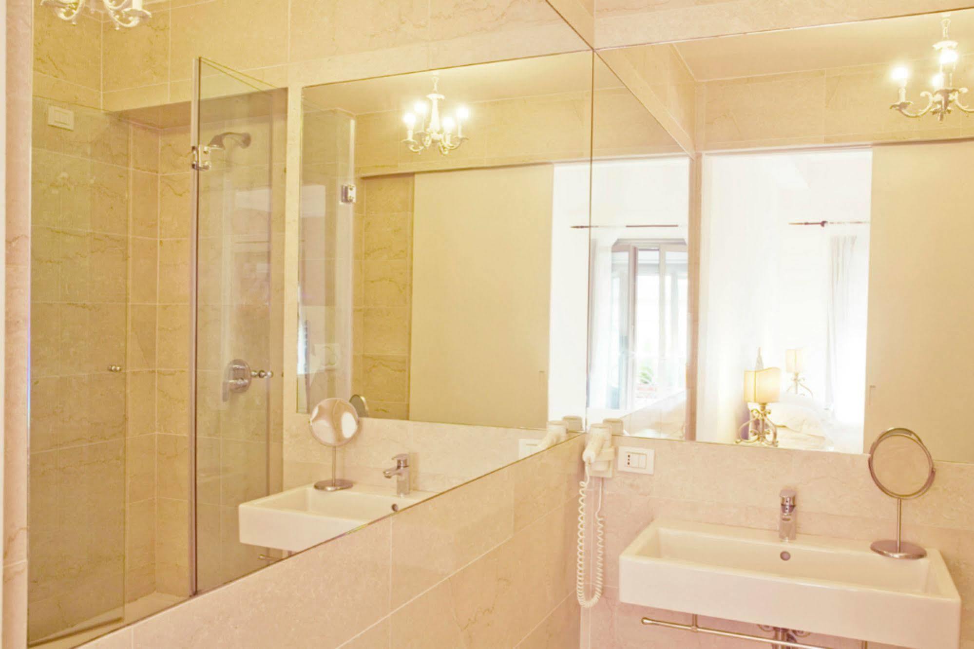 Milano Suites Buitenkant foto